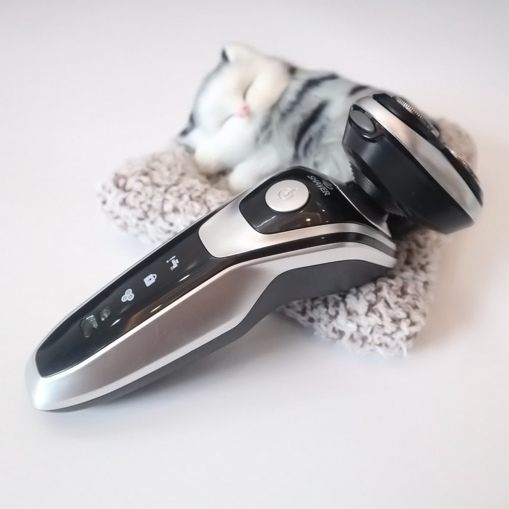 Shaver SK1588 đen trắng 4D 3in1 chính hãng