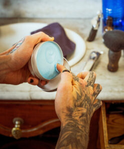 Cách sử dụng Reuzel Blue Extreme Hold Matte Pomade Limited